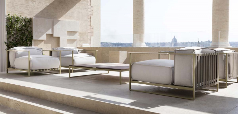 Un salotto en plen air con gli arredi Talenti per esterni