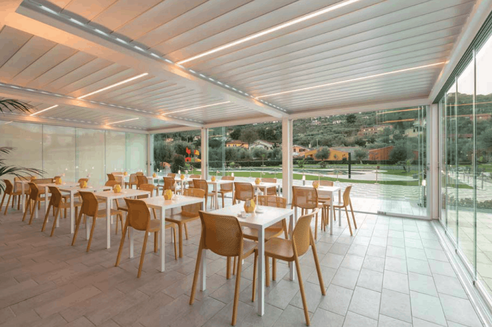 chiudere pergola bioclimatica