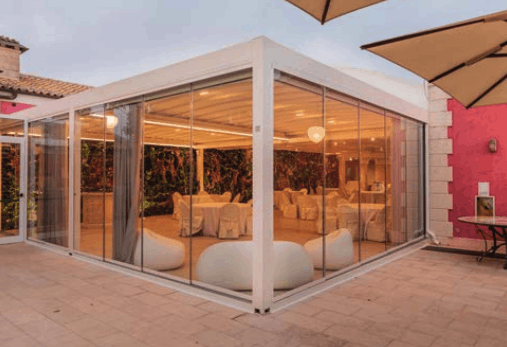 pergola bioclimatica con chiusure