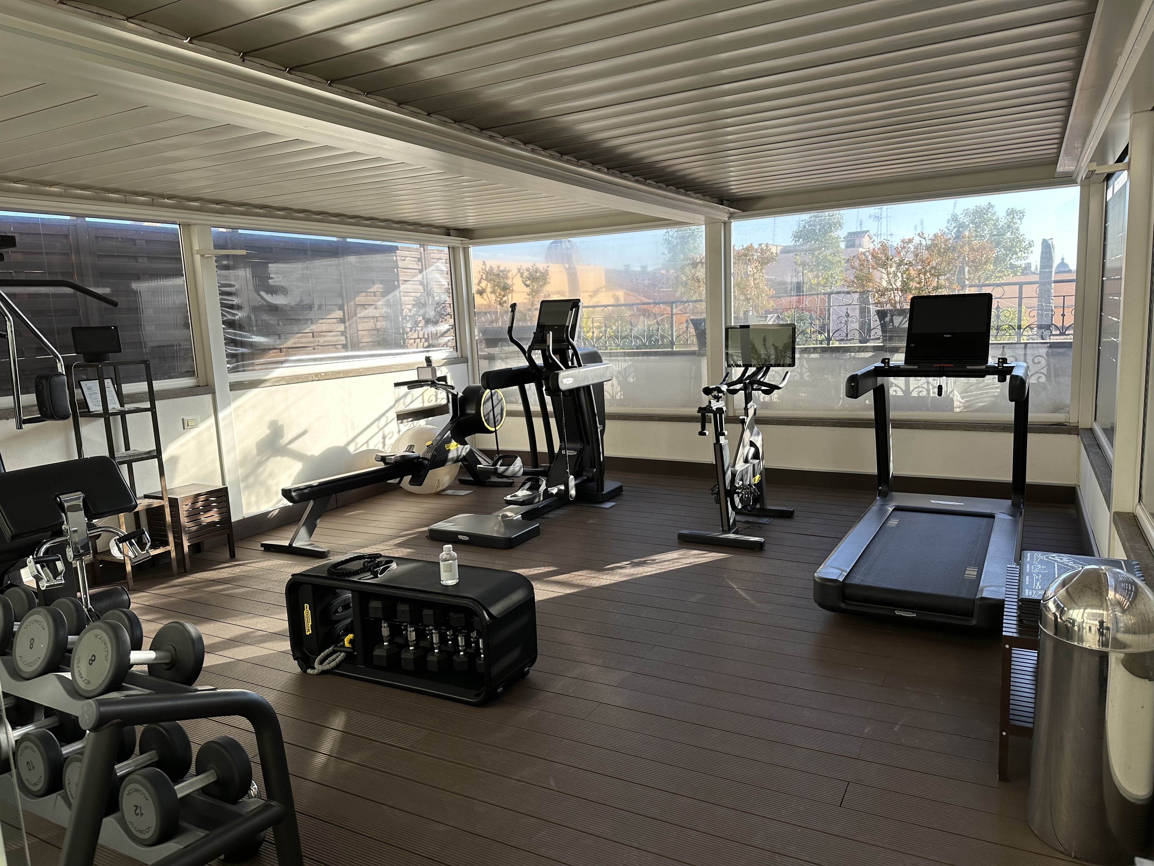 palestra sotto una pergotenda